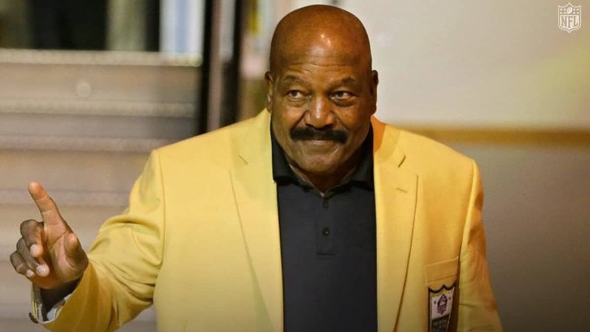Jim Brown, lenda da NFL, morre aos 87 anos