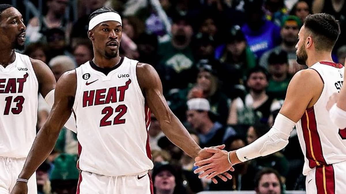 Resumão da NBA: derrota de favoritos e estrelas lesionadas; veja tudo que aconteceu no domingo