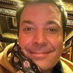 Jimmy Fallon, apresentador norte-americano, 'invade' show dos Jonas Brothers; veja vídeo