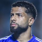 Zagueiro do Cruzeiro, João Marcelo ainda não foi driblado no Brasileirão