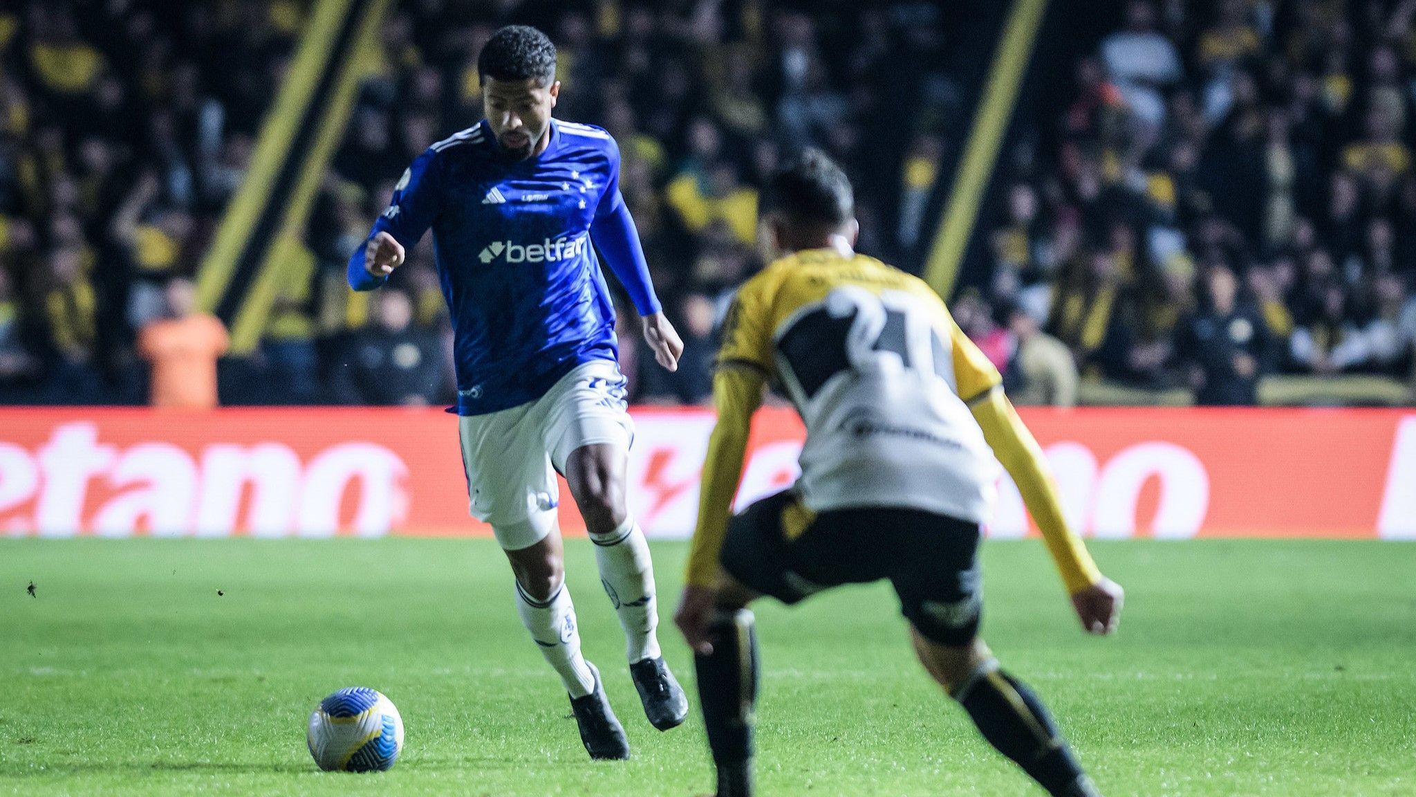 Cruzeiro perde titular para jogo contra o Corinthians, pela Série A