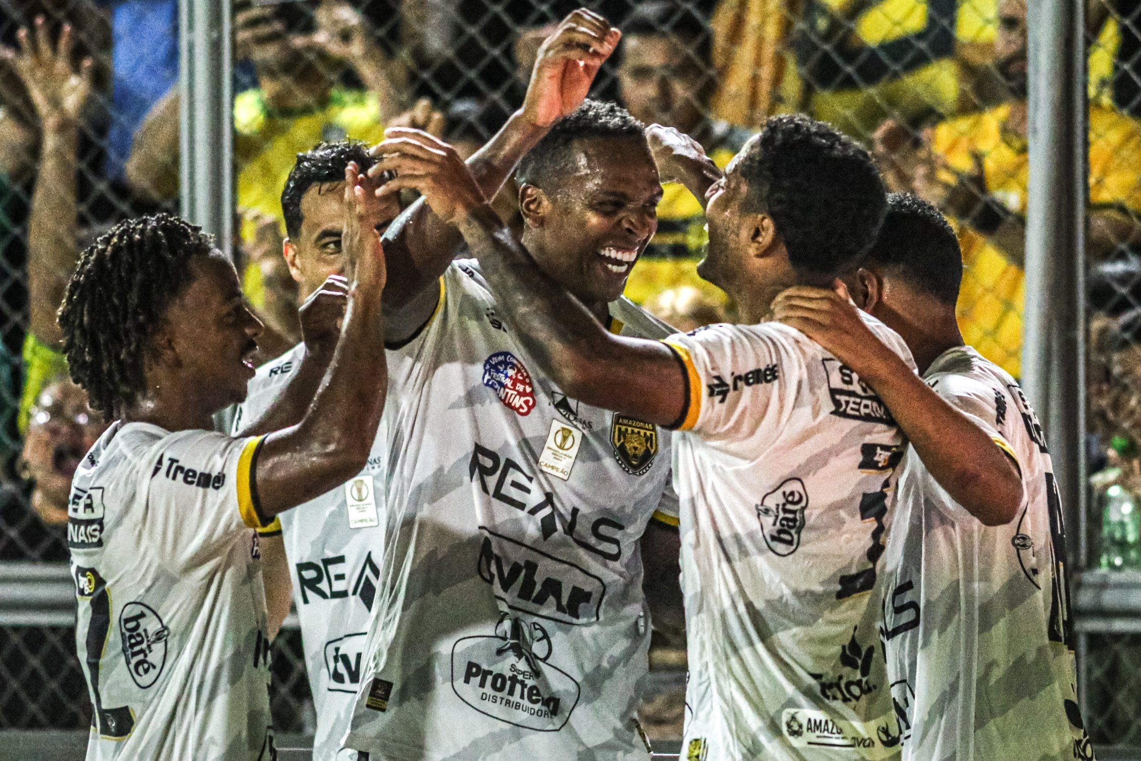 Campeão da Libertadores com o Atlético rescinde com clube da Série B