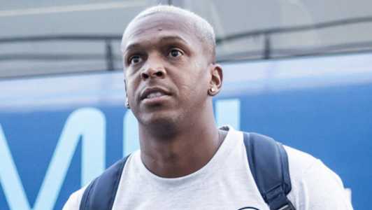 Jô antes de jogo do Campeonato Mineiro de 2025 pelo Itabirito