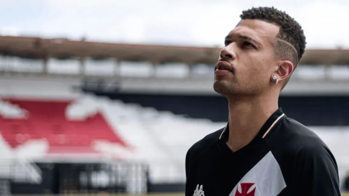 Zagueiro deve voltar a ser relacionado pelo Vasco em clássico contra o Fluminense