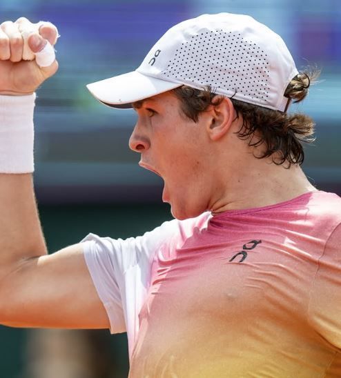 Tênis: de virada, João Fonseca vence e avança às quartas de final na Argentina