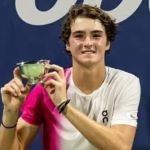 Tênis profissional ou universitário? João Fonseca deixa portas abertas após US Open