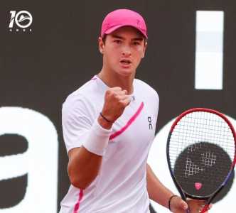 João Fonseca venceu o francês Arthur Fils na estreia da chave principal do Rio Open