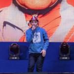 João Gomes realiza sonho ao cantar com Luiz Gonzaga, morto há três décadas, em show