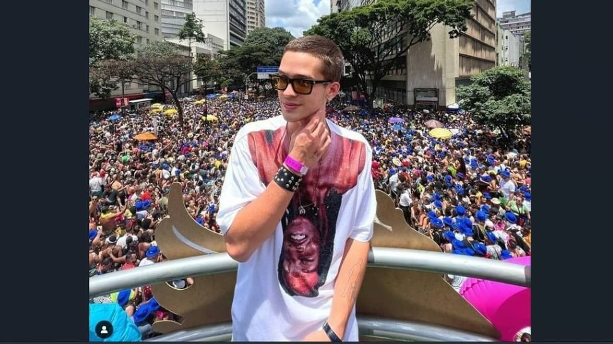 João Guilherme, filho do cantor Leonardo, curte folia em BH