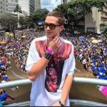 João Guilherme, filho do cantor Leonardo, curte folia em BH