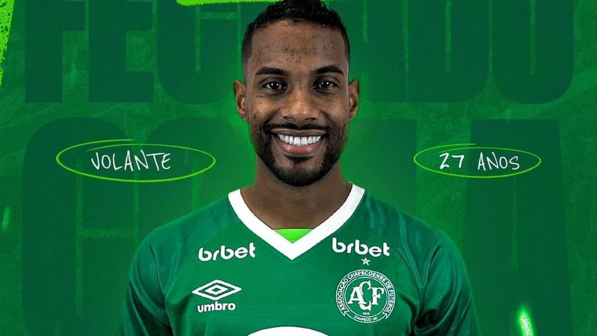 Após Kayke, Sport empresta volante João Igor à Chapecoense