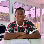 Fluminense renova contrato com mais uma joia das categorias de base