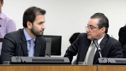 João Magalhães (dir.) é aliado do presidente da ALMG, Tadeu Leite (esq.) e deve ser confirmado líder de Zema