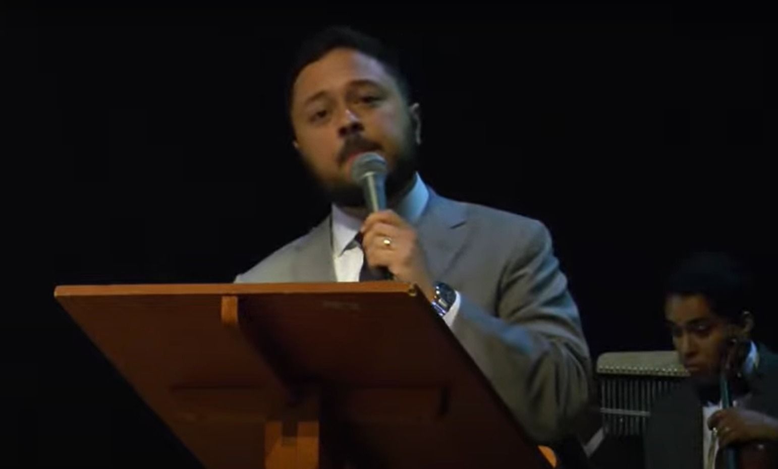 Prefeito João Marcelo (Cidadania) toma posse para segundo mandato em Nova Lima