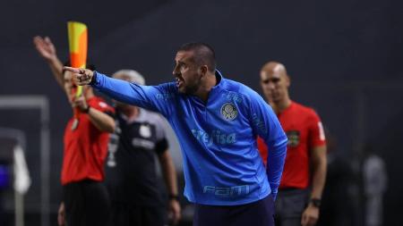 João Martins comandou o Palmeiras no clássico contra o Santos