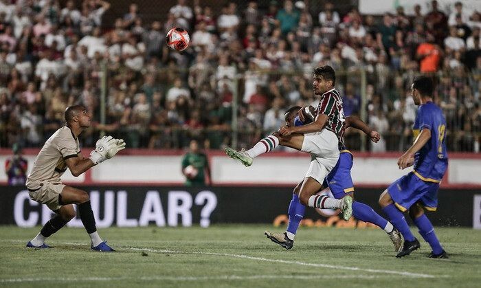 Fluminense negocia empréstimo de jovem atacante para o futebol português