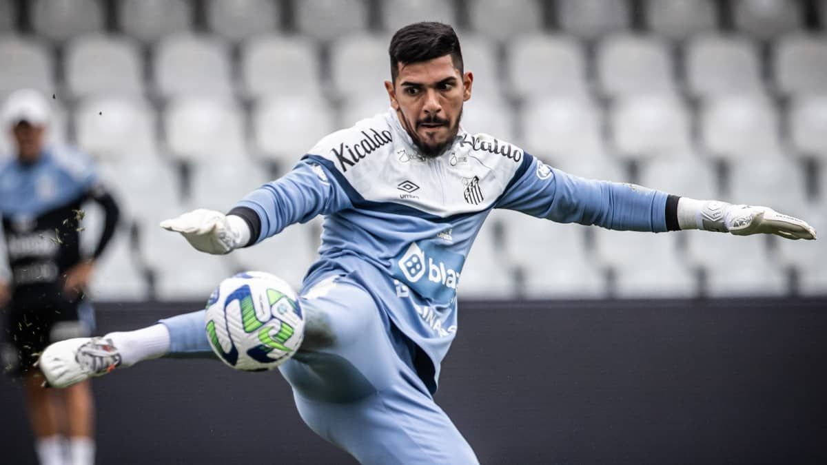 João Paulo deixa gramado chorando e preocupa torcida do Santos