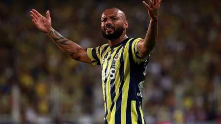 João Pedro Galvão, do Fenerbahçe, é alvo do Botafogo