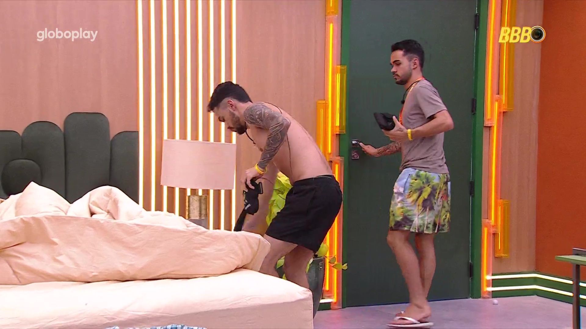 BBB 25: João Pedro e João Gabriel ignoram ordem e levam sequência de broncas da produção
