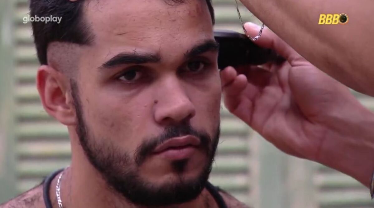 João Pedro muda visual no BBB 25 e é criticado: 'Estava melhor antes'