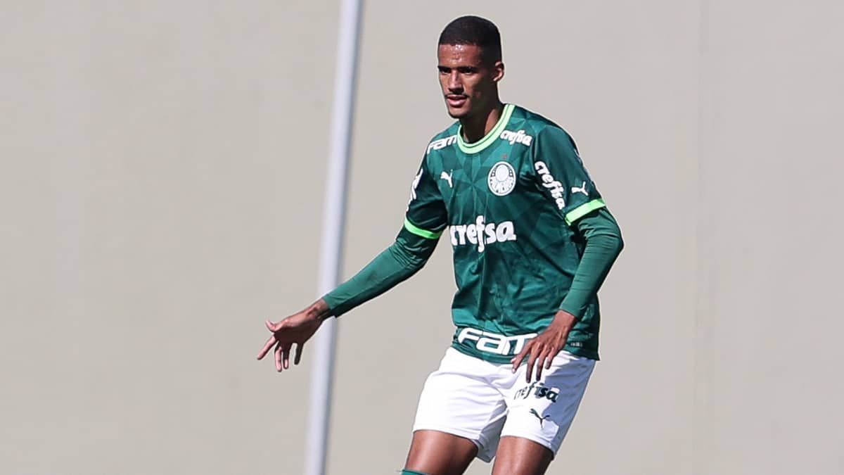 Talisca revela admiração por zagueiros do Palmeiras e conta sonhos da carreira