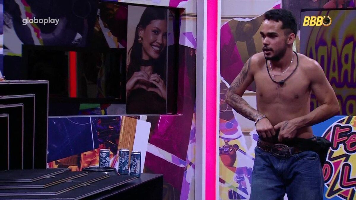 BBB 25: João Pedro se exibe para Vitória ao retornar para a Festa do Líder
