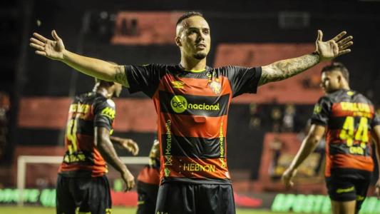 João Peglow, atacante do Sport