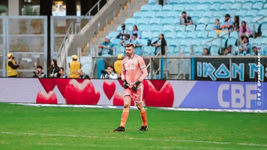 João Ricardo em ação contra o Grêmio, 0 a 0 pela última rodada do Campeonato Brasileiro