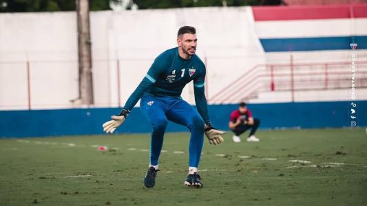 João Ricardo, goleiro do Fortaleza, na preparação para jogo contra o Bahia