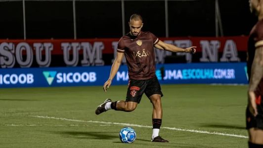 João Victor, zagueiro do Vitória
