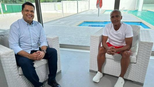 João Vitor Xavier entrevistou Romário no CNN Esportes S/A