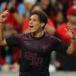 Decisivo no Athletico-PR, João Cruz revela sentimento pelo acesso e sonha com Seleção