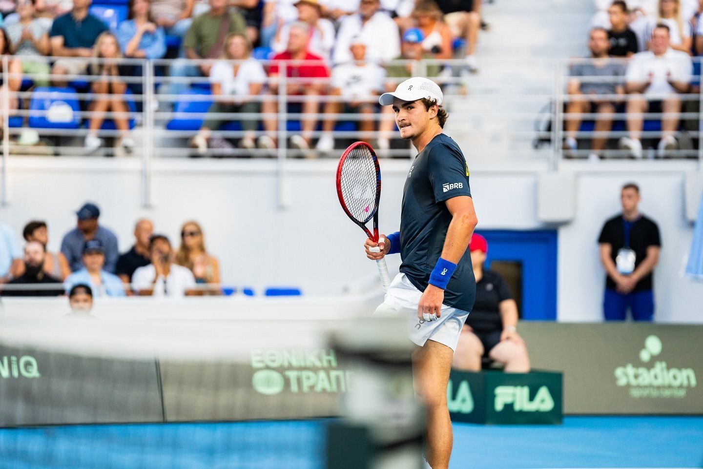 João Fonseca vence Tsitsipas, e Brasil avança às qualificatórias da Copa Davis
