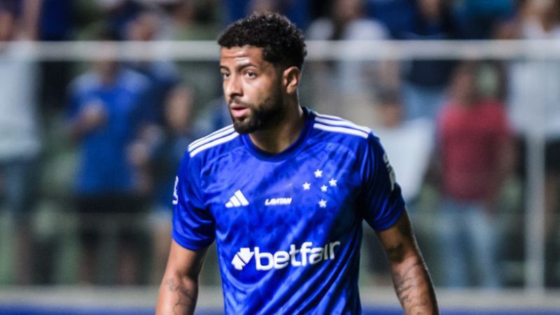 Cruzeiro anuncia compra do zagueiro João Marcelo; saiba tempo de novo contrato