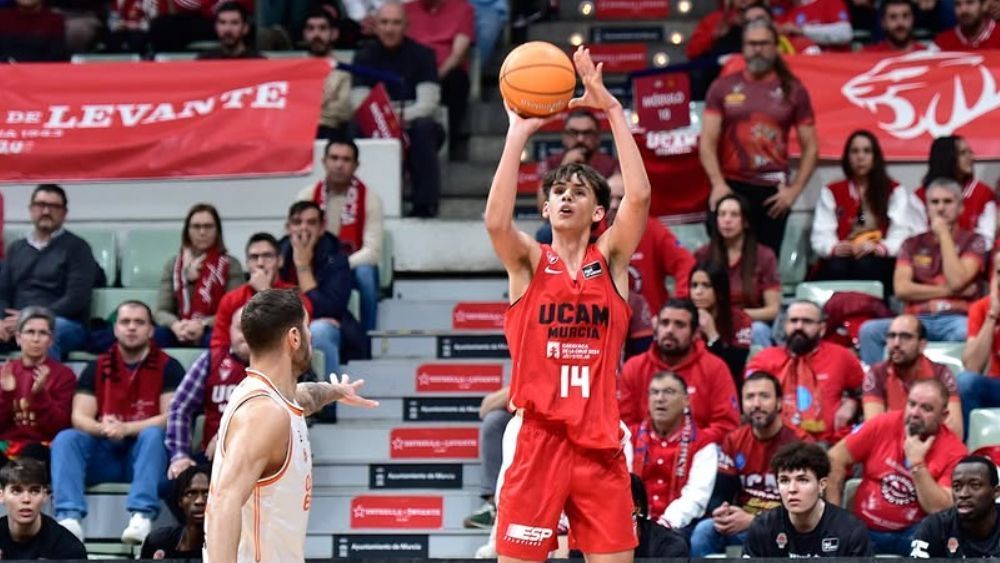Brasileiro de 16 anos bate recorde ao estrear na elite do basquete espanhol