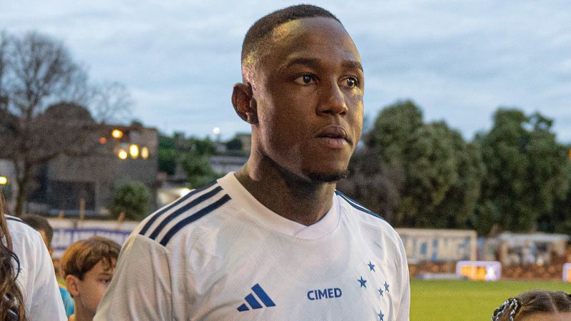 Diretor do Cruzeiro abre o jogo sobre João Pedro, afastado por indisciplina