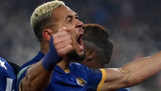 Joelinton marcou o gol da vitória do Newcastle contra o Southampton