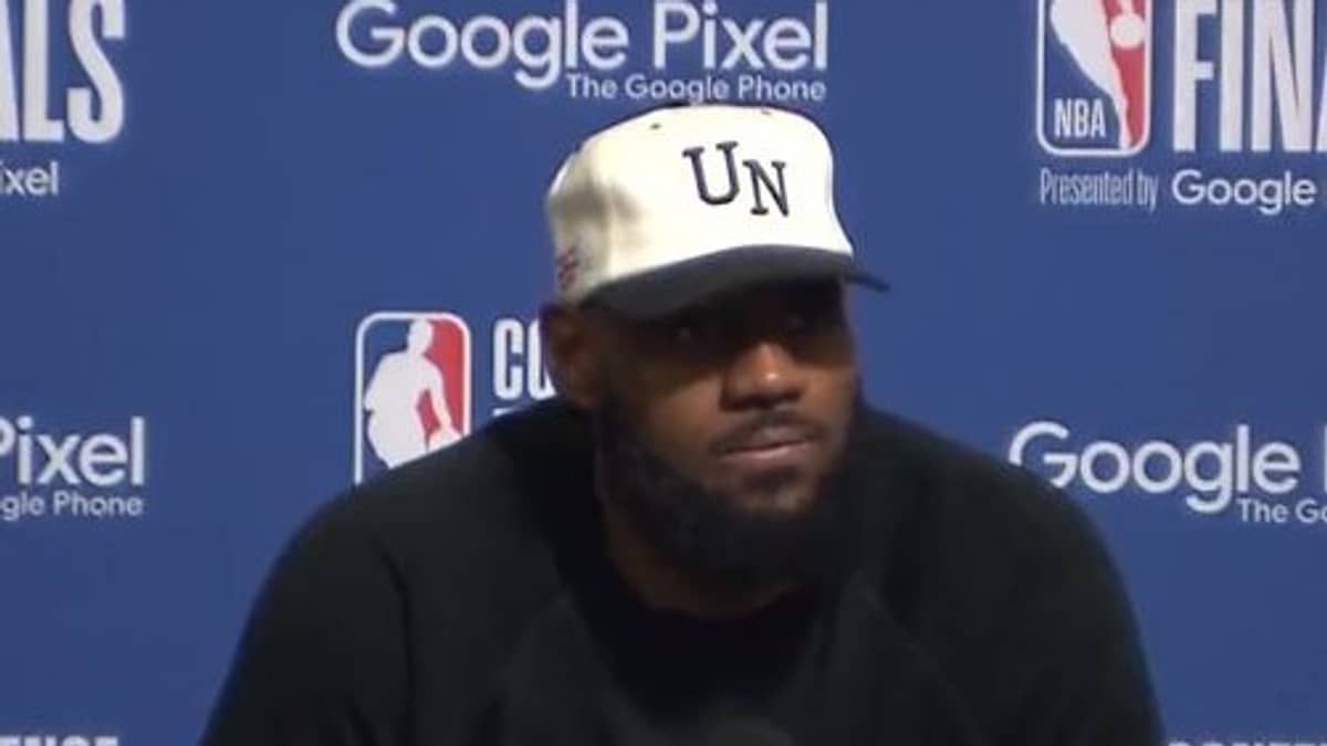 LeBron James avalia aposentadoria após eliminação: 'Tenho muito o que pensar'