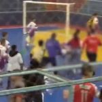 Jogador de 18 anos tem mal súbito e morre em partida de futsal no RS