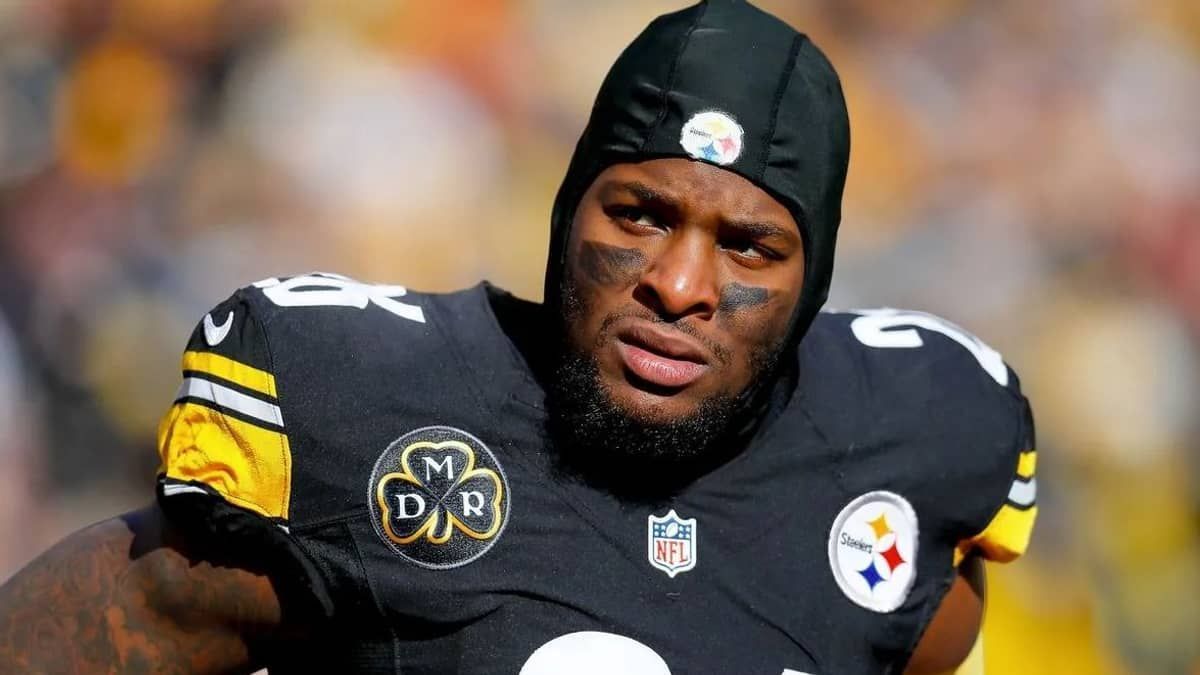 Jogador da NFL admite que fumou maconha antes de jogos