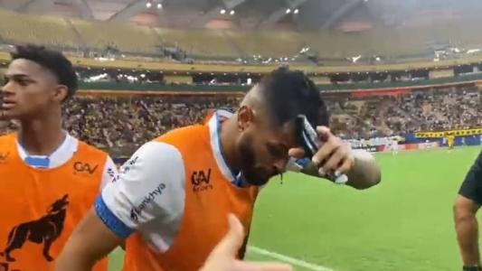 Jogador do Paysandu sangrou após receber soco em jogo contra o Amazonas