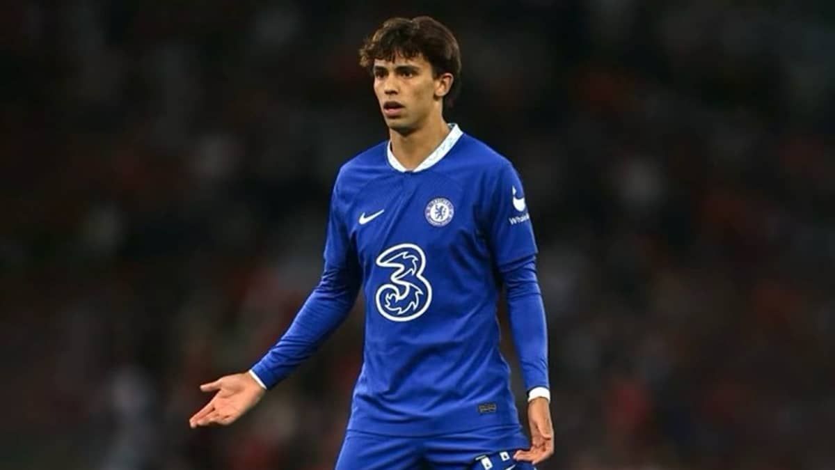 João Félix pode ir para a Arábia caso não feche com o Barcelona, diz jornal