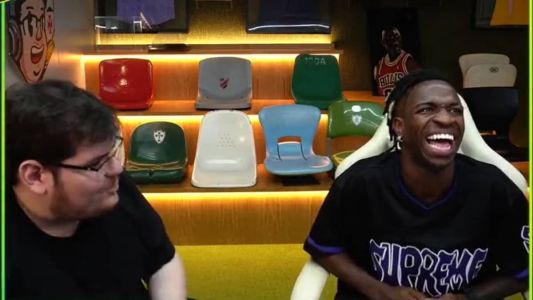 Jogador fez aparição surpresa na transmissão de Casimiro