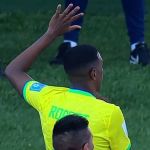 Robert Renan provoca torcedores após sair vaiado de partida do Sub-20