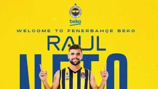 Jogador foi oficializado como reforço da equipe turca