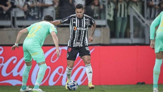 Jogador foi titular no jogo contra o Palmeiras
