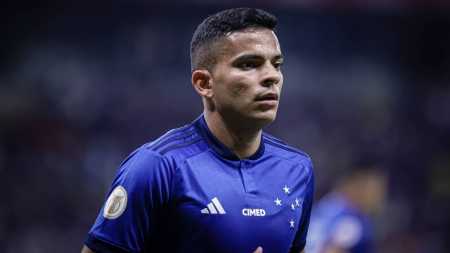 Jogador foi utilizado apenas no segundo tempo contra o Grêmio