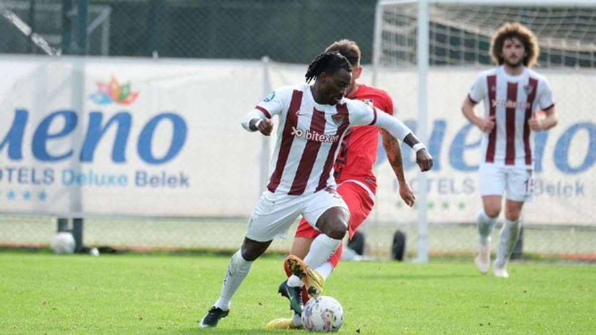 Atsu, ex-Chelsea, está desaparecido após terremoto na Turquia, diz imprensa local