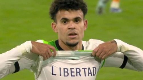 Jogador mostrou recado ao fazer gol