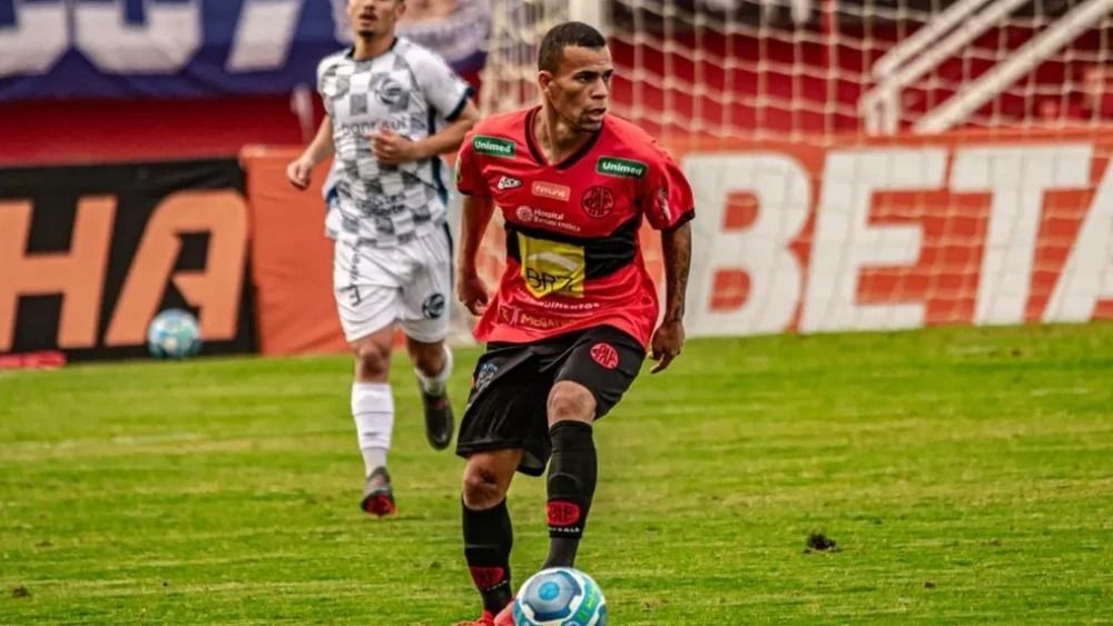Justiça decreta prisão de jogador com passagem pelo futebol mineiro